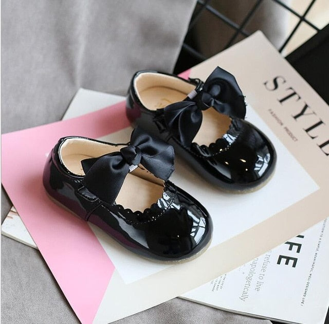 Neueste Sommer Kinder Schuhe 2020 Mode Leder Süße Kinder Sandalen Für Mädchen Kleinkind Baby Atmungsaktive PU Out Bow Schuhe