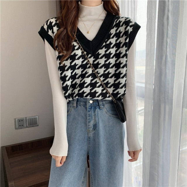 Vintage V-neck Knitted Vest Sweater Women Sleeveless Pullover Elasticity Sweater Loose Female Casual Oversized Knitted Vest 2020