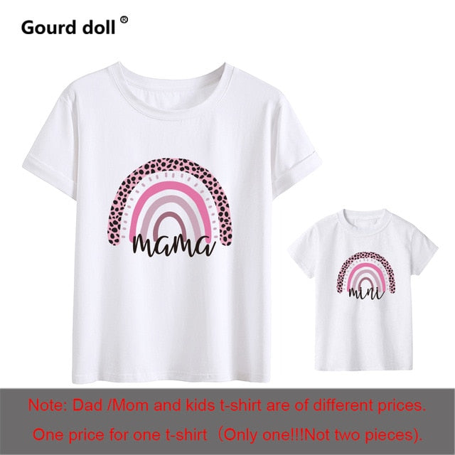 1 camiseta a la moda con estampado de mamá y Mini Arco Iris a juego para la familia, camisetas de manga corta con aspecto familiar, ropa para madre e hija
