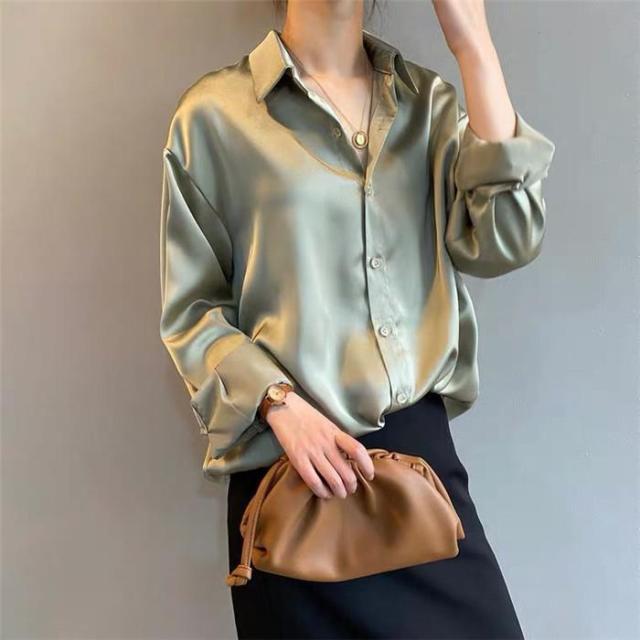 2021 Neue Frühlingsmode Button Up Satin Faux Seide Hemd Vintage Bluse Frauen Weiße Dame Lange Ärmel Weibliche Lose Straßenhemden