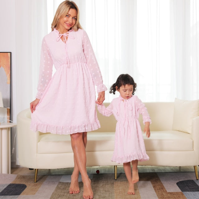 Vestidos Macthing de primavera para madre e hija, conjunto familiar de lentejuelas para mamá, bebé, mamá y yo, ropa de manga larga con cuello en V, vestido para mujeres y niñas