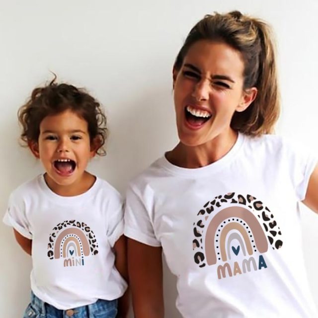 Rainbow Mother Daughter T-shirts Summer Family Matching Outfits Mom Baby Mommy and Me Tee-shirt Clothes Woman Girls Cotton Tops