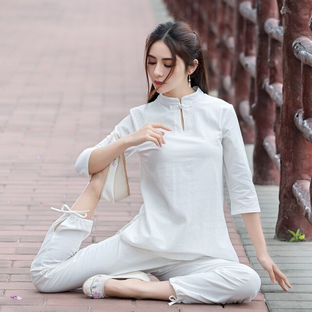 2021 Chinesischer Stil Morgenübung Kung Fu Uniform Frau Yoga Anzug mehrfarbiger Stehkragen reine Farbe atmungsaktiver Tang-Anzug