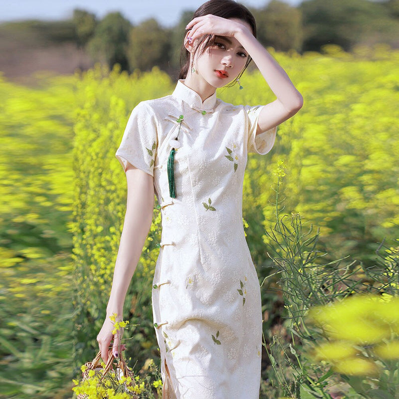 Neues verbessertes Kleid Retro Cheongsam Junges elegantes Sommer-Weiß 2021 Kleines frisches reizvolles kurzes Bodycorn-Weinlese-Mode-Midikleid