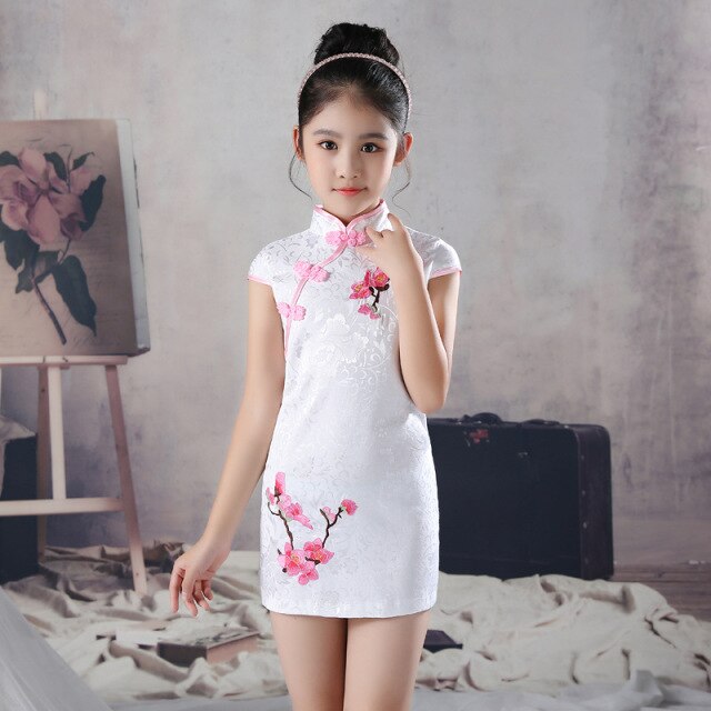 Bordado flor niñas Cheongsam manga corta Qipao estilo chino etapa Show vestido verano Delgado Formal vestido chino