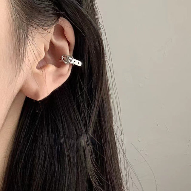 2022 Corea Color plata metal geométrico corazón oreja manguito apilable Simple en forma de C oreja Clip pendientes para mujer joyería estética
