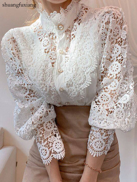Frauen Sexy Spitze Patchwork aushöhlen Hemdbluse Langarm Oansatz Mesh Design Tops 2022 Frühlings-weiße Vintage-Knopfhemden
